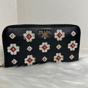 💯Authentic Prada Floral Zipped Around Long Wallet 🍀